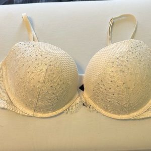 Victoria’s Secret Very Sexy Push up cream & rhinestones bra size 38 C